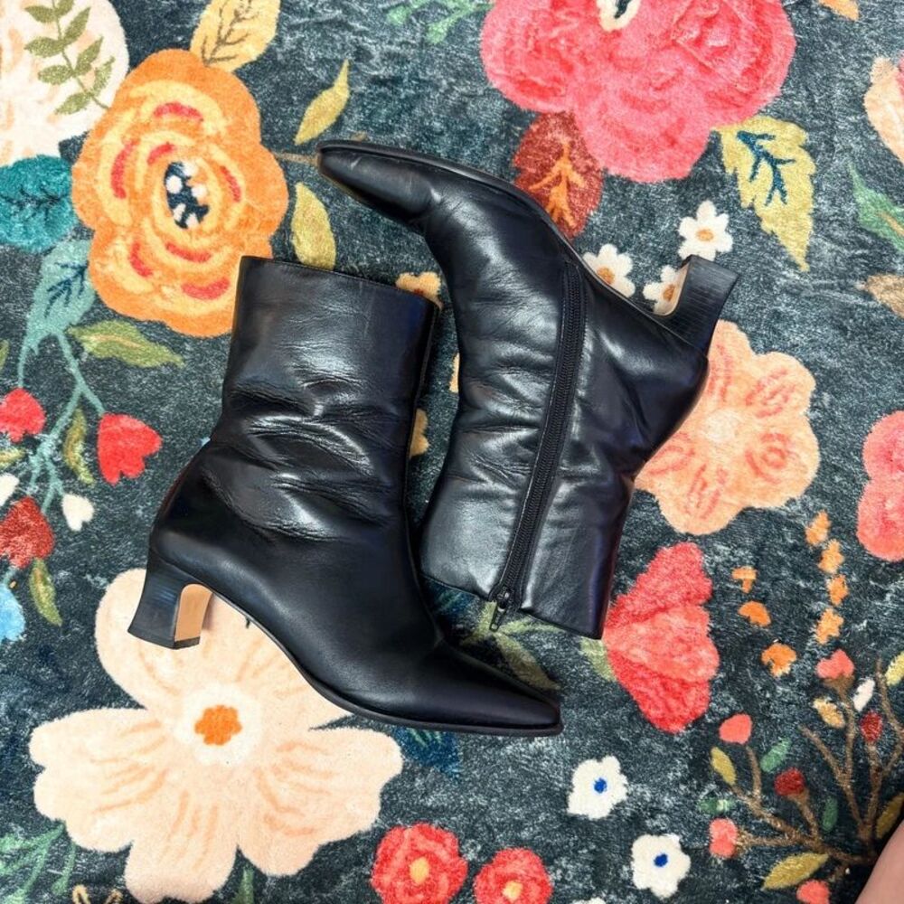 Vintage Etienne Aigner Camera Black Leather Square Toe Ankle Boots 8M